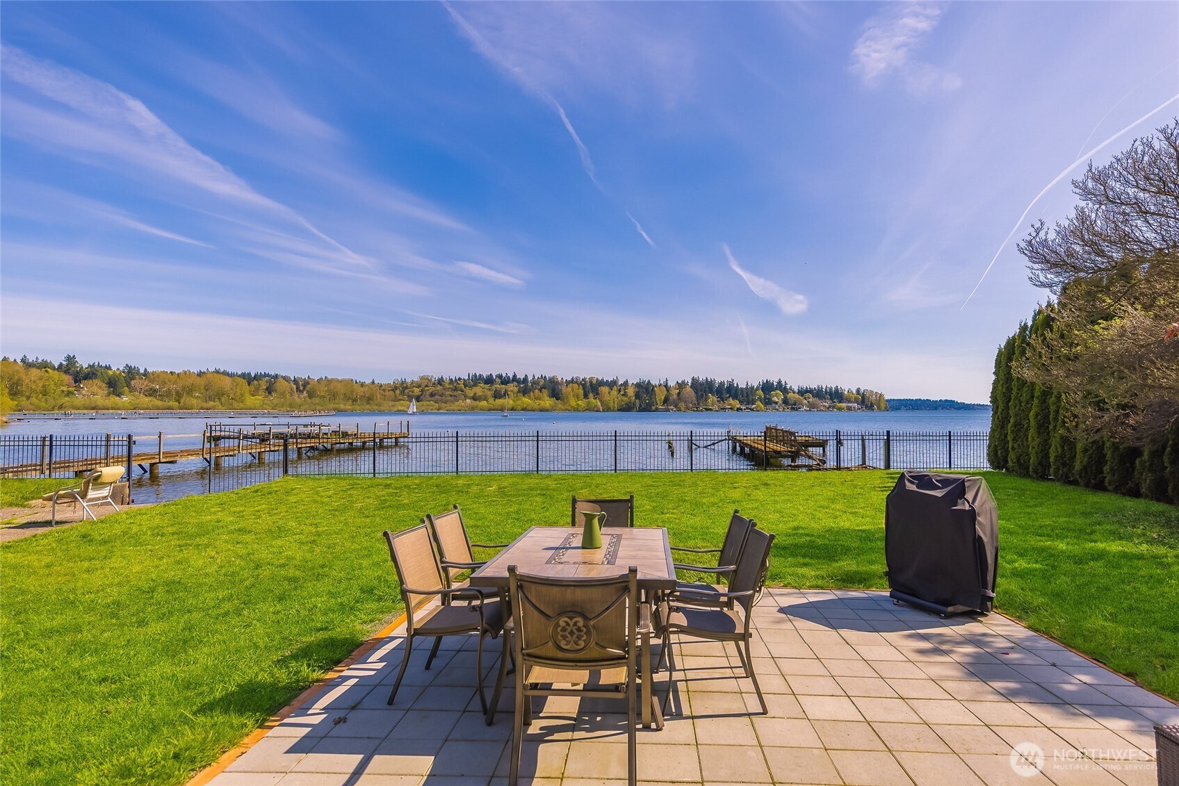 9049 NE Juanita Drive Kirkland WA 98034