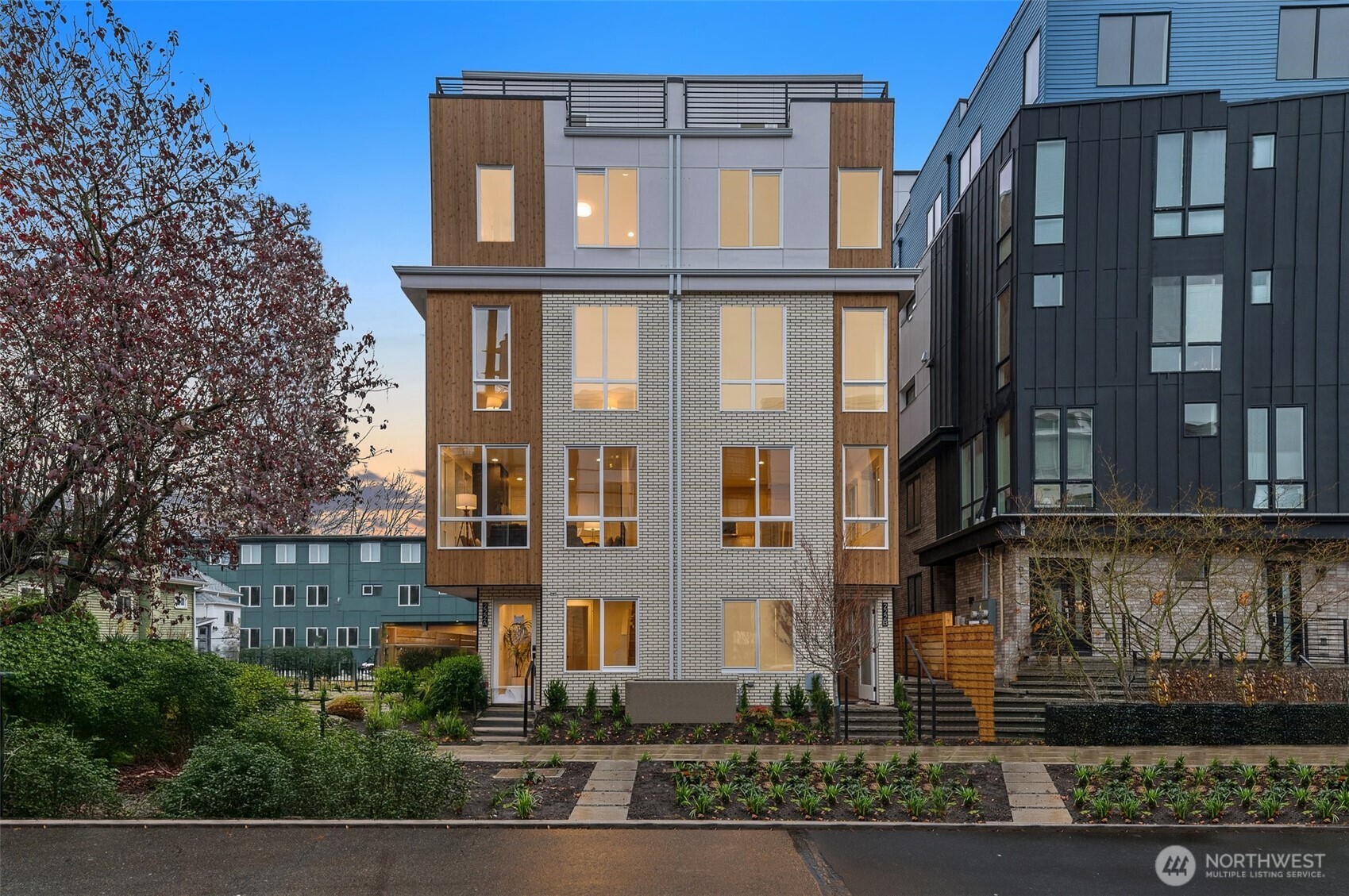 222 10th Avenue E Seattle WA 98102