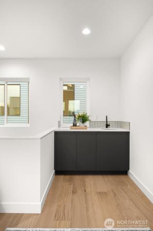 222 10th Avenue E Seattle WA 98102