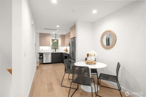 222 10th Avenue E Seattle WA 98102