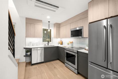 222 10th Avenue E Seattle WA 98102