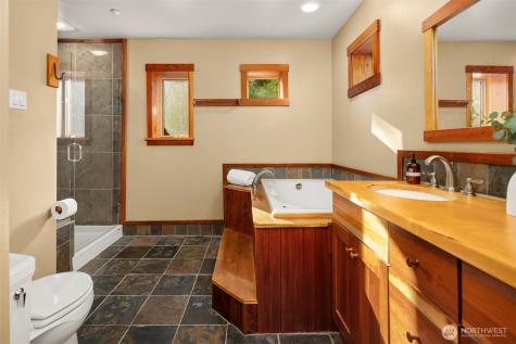 12317 176th Avenue SE Renton WA 98059