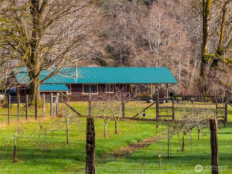 2298 Undie Road Forks WA 98331