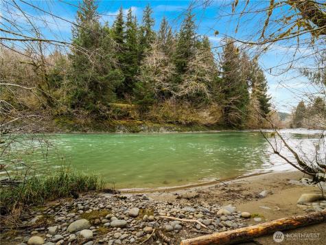 2298 Undie Road Forks WA 98331