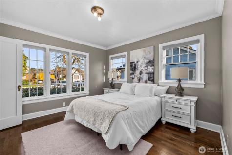 926 Lewis Avenue Sumner WA 98390