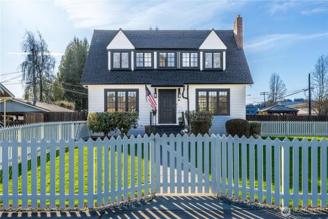 926 Lewis Avenue Sumner WA 98390