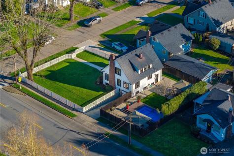 926 Lewis Avenue Sumner WA 98390