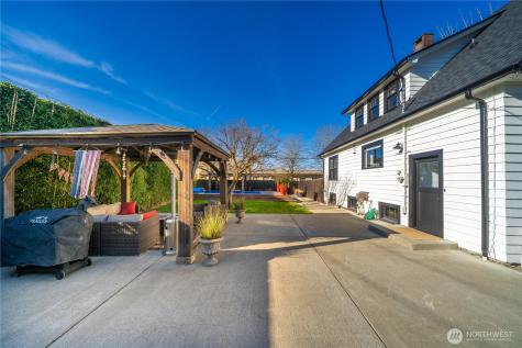 926 Lewis Avenue Sumner WA 98390