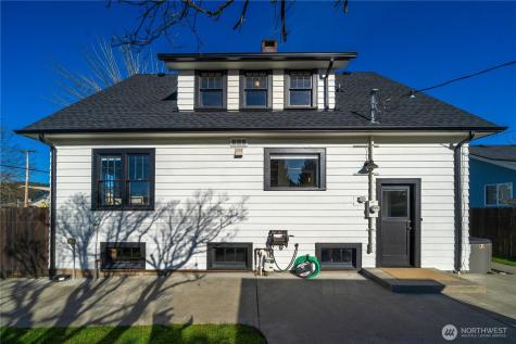 926 Lewis Avenue Sumner WA 98390