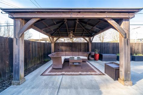 926 Lewis Avenue Sumner WA 98390