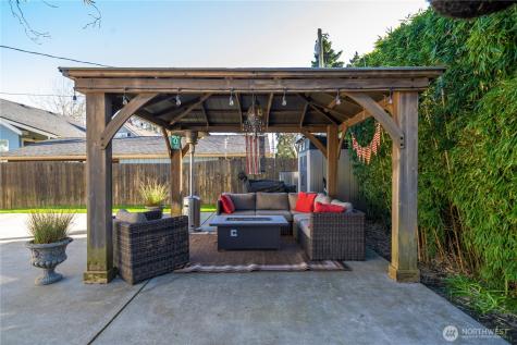 926 Lewis Avenue Sumner WA 98390