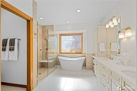 1040 Cassius Court Camano Island WA 98282