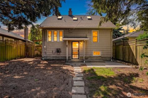 7146 35th Avenue SW Seattle WA 98126