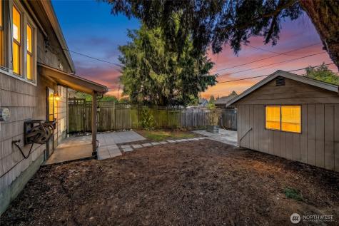 7146 35th Avenue SW Seattle WA 98126