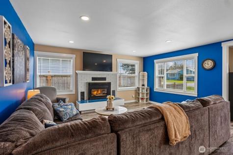 950 SE 4th Avenue Oak Harbor WA 98277