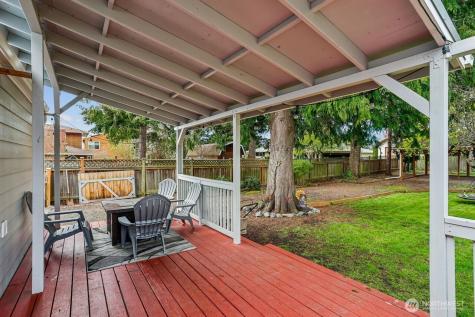 950 SE 4th Avenue Oak Harbor WA 98277