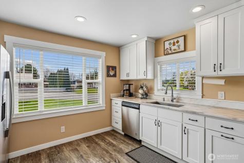 950 SE 4th Avenue Oak Harbor WA 98277