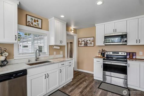 950 SE 4th Avenue Oak Harbor WA 98277