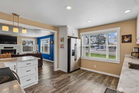 950 SE 4th Avenue Oak Harbor WA 98277