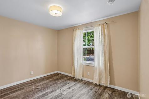 950 SE 4th Avenue Oak Harbor WA 98277