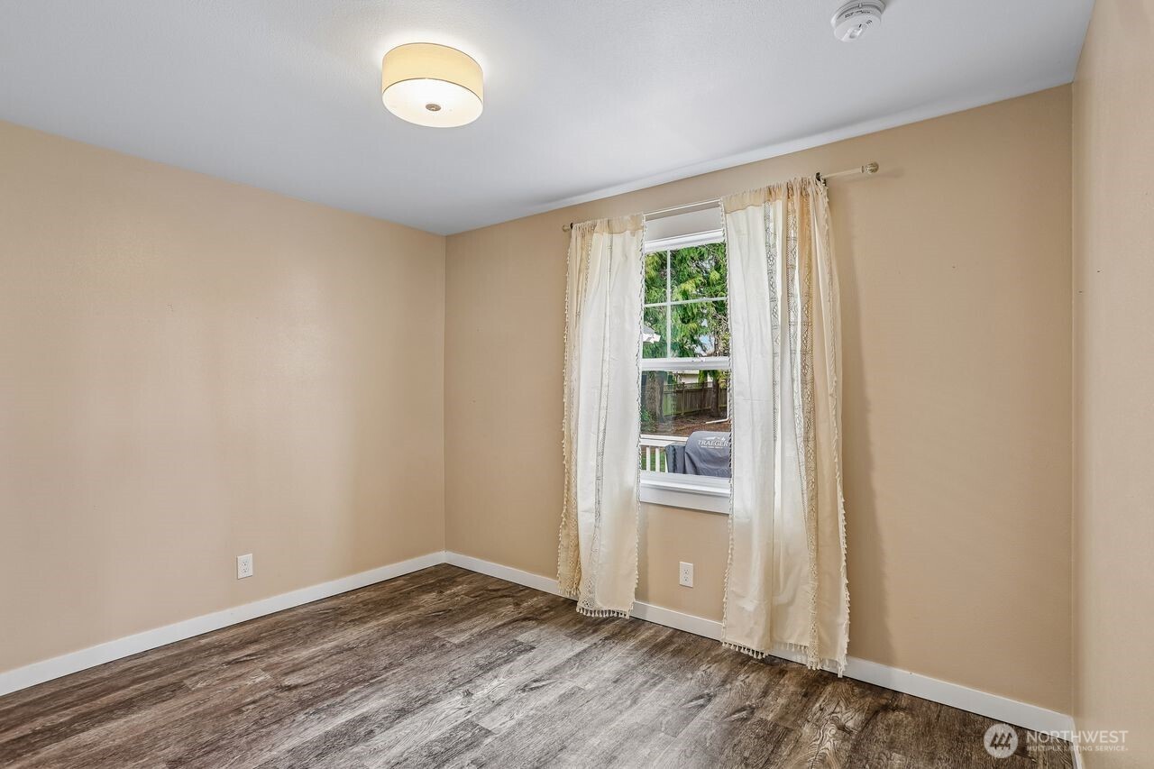 950 SE 4th Avenue Oak Harbor WA 98277