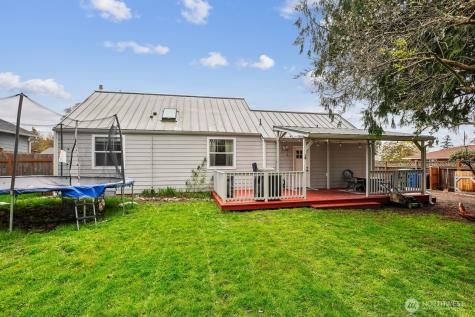 950 SE 4th Avenue Oak Harbor WA 98277