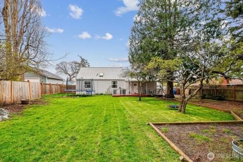 950 SE 4th Avenue Oak Harbor WA 98277