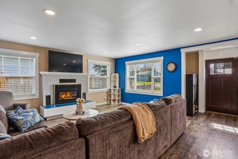 950 SE 4th Avenue Oak Harbor WA 98277