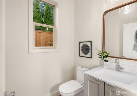 641 18th Avenue W Kirkland WA 98033