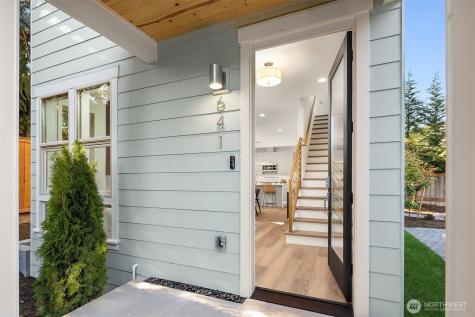 641 18th Avenue W Kirkland WA 98033