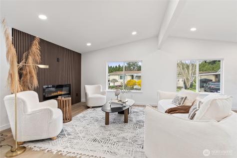 1510 Maple Lane Kent WA 98030