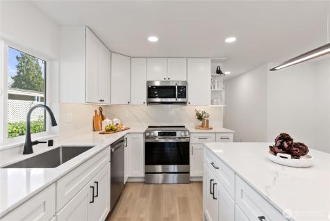 1510 Maple Lane Kent WA 98030