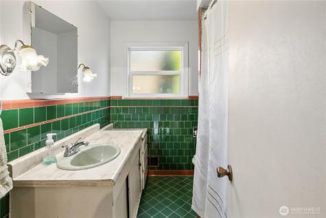9334 E B Street Tacoma WA 98445
