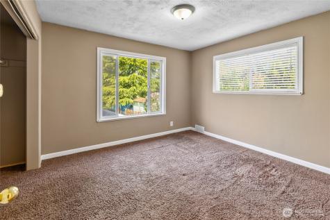 9334 E B Street Tacoma WA 98445