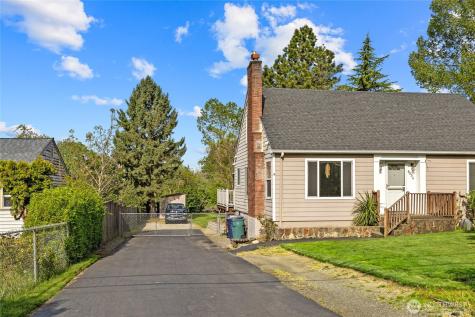 9334 E B Street Tacoma WA 98445