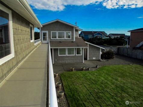 935 S Sand Dune Avenue SW Ocean Shores WA 98569