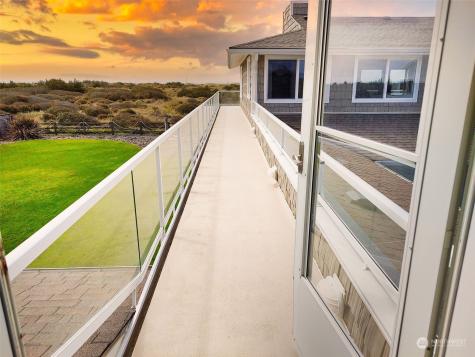 935 S Sand Dune Avenue SW Ocean Shores WA 98569