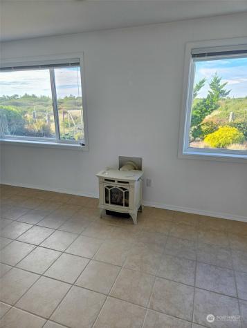 935 S Sand Dune Avenue SW Ocean Shores WA 98569