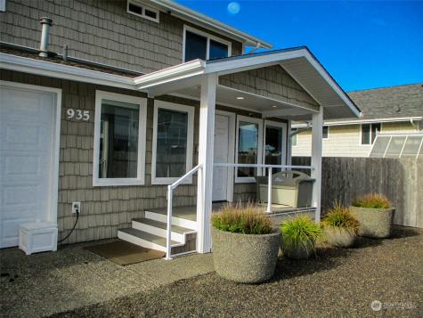 935 S Sand Dune Avenue SW Ocean Shores WA 98569