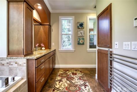1427 Mckenzie Way Point Roberts WA 98281