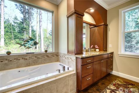 1427 Mckenzie Way Point Roberts WA 98281