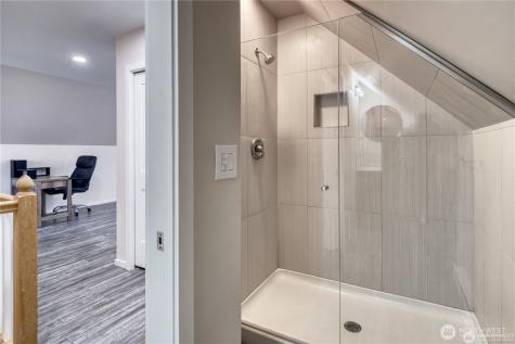 1427 Mckenzie Way Point Roberts WA 98281