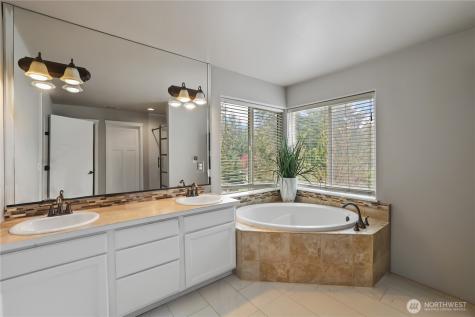 4002 22nd Street SE Puyallup WA 98374