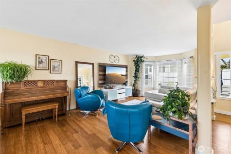 1929 19th Avenue Ct SE Puyallup WA 98372