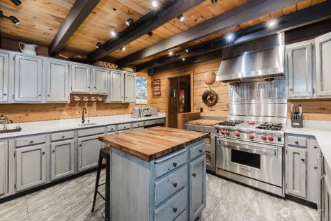 6350 Lariat Loop Bainbridge Island WA 98110