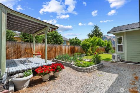1010 Crest Loop Entiat WA 98822