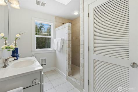 10235 Battle Point Drive NE Bainbridge Island WA 98110