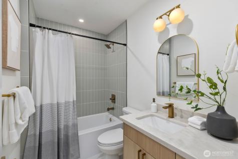 8216 Interlake Avenue N Seattle WA 98103