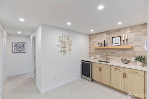 8216 Interlake Avenue N Seattle WA 98103