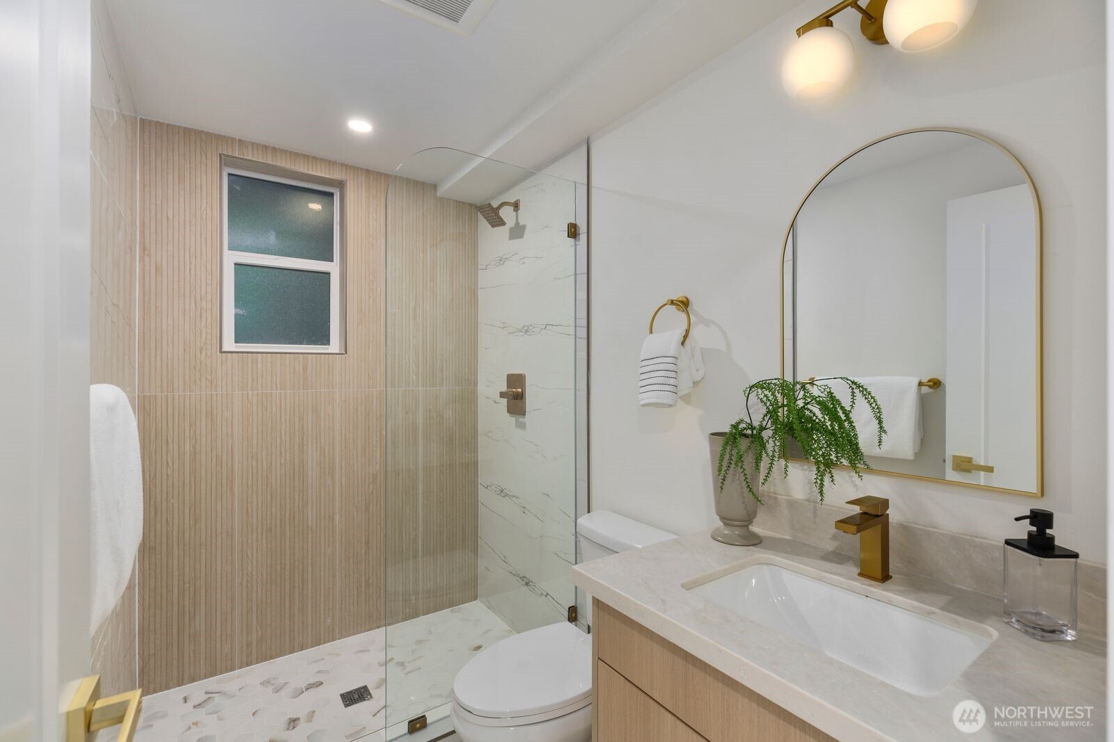 8216 Interlake Avenue N Seattle WA 98103
